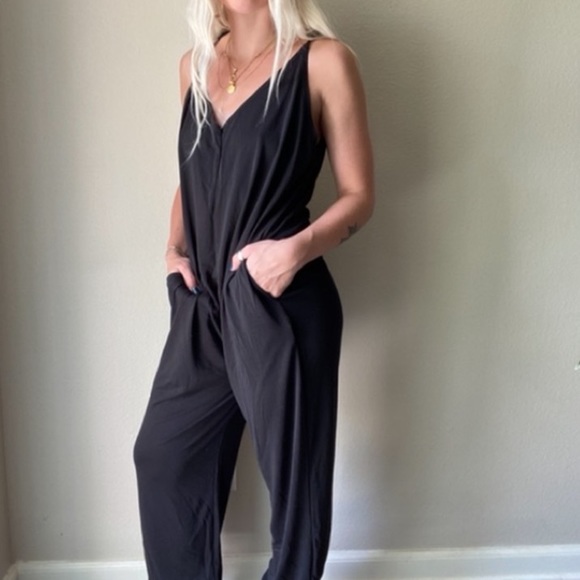 Forever 21 Other - Sleeveless V-neck Jumpsuit